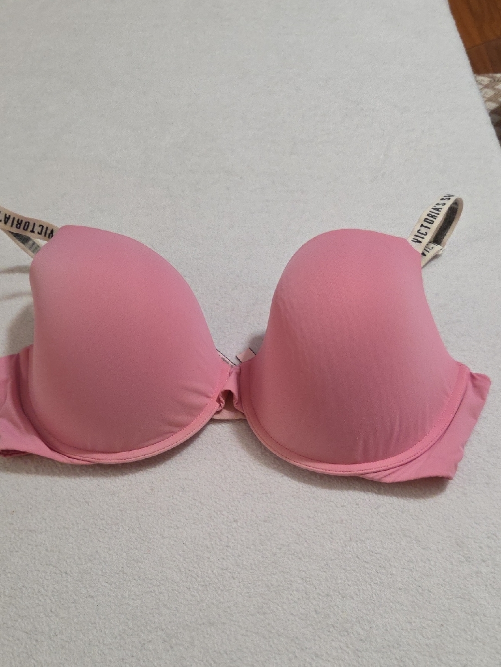 VICTORIAS SECRET BRA